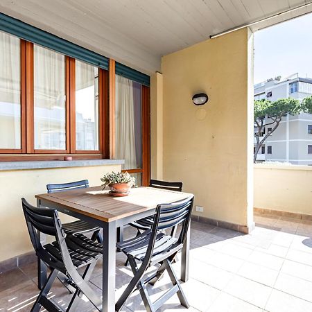 Two-Levels Apartment With Terrace And Parking Виареджо Экстерьер фото